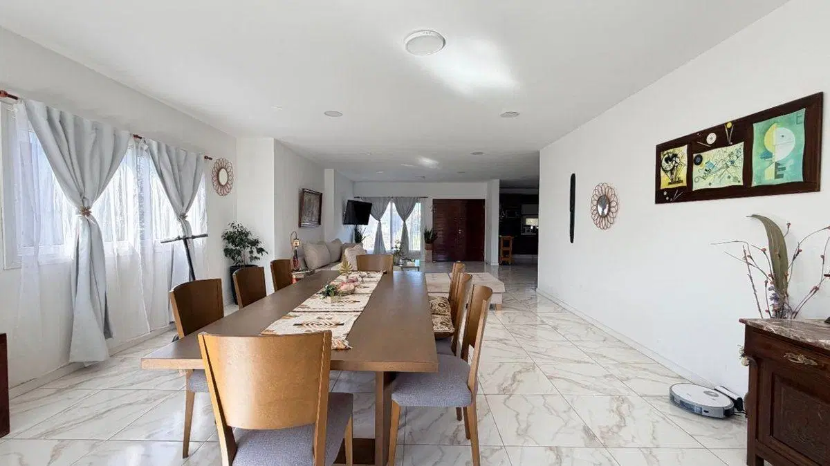 CASA PILETA BARRIO SANTO DOMINGO SAN VICENTE 8