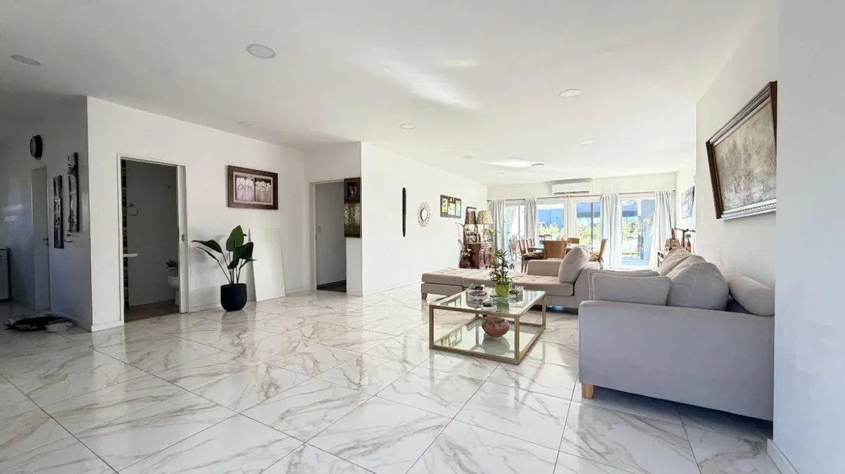 CASA PILETA BARRIO SANTO DOMINGO SAN VICENTE 5