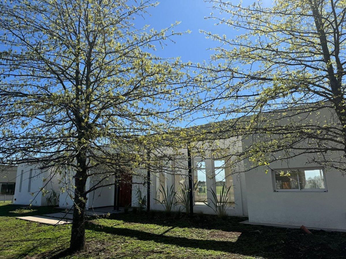 VENTA CASA 5 AMBIENTES COMARCA DE LUJAN