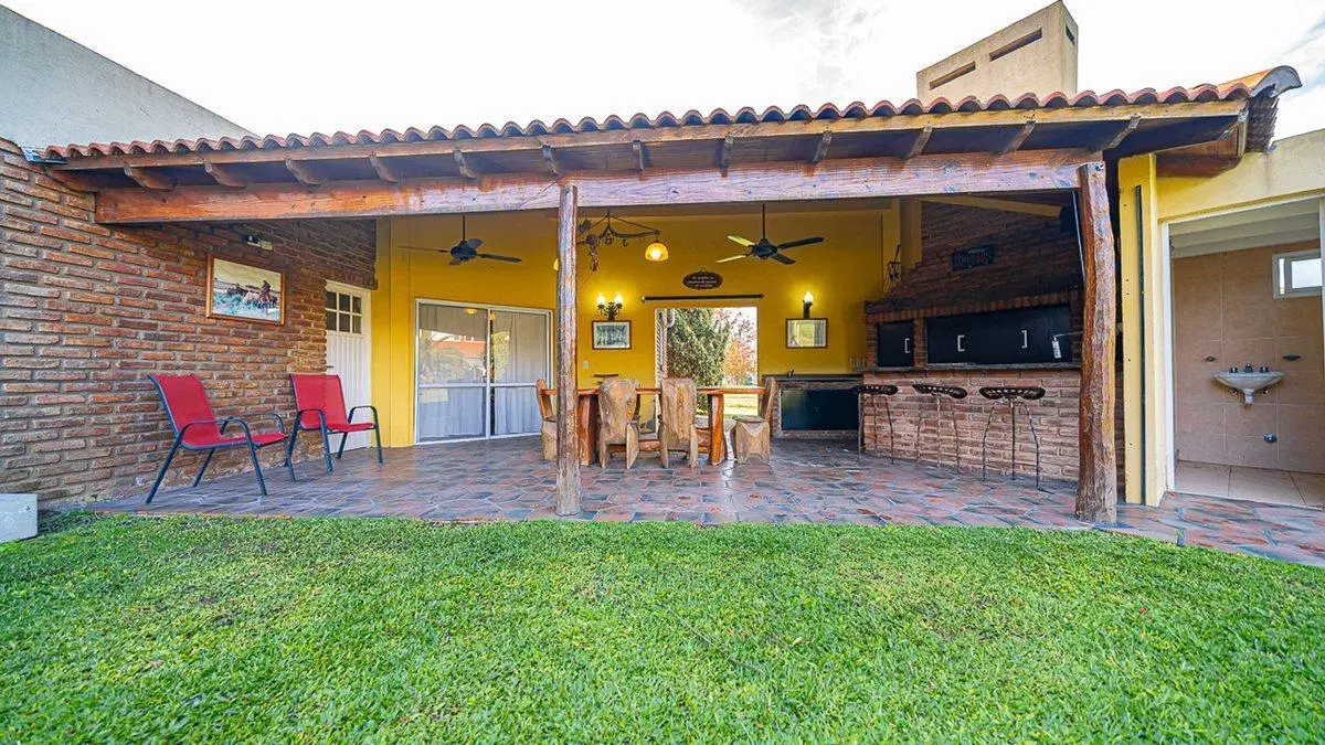 VENTA CASA 4 AMBIENTES CLUB DE CAMPO LAS PERDICES 4