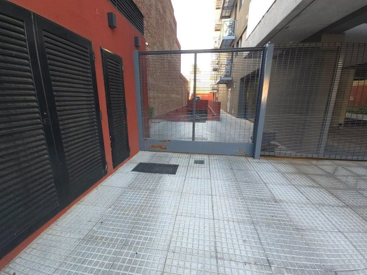 VENTA COCHERAS LA LUCILA 4
