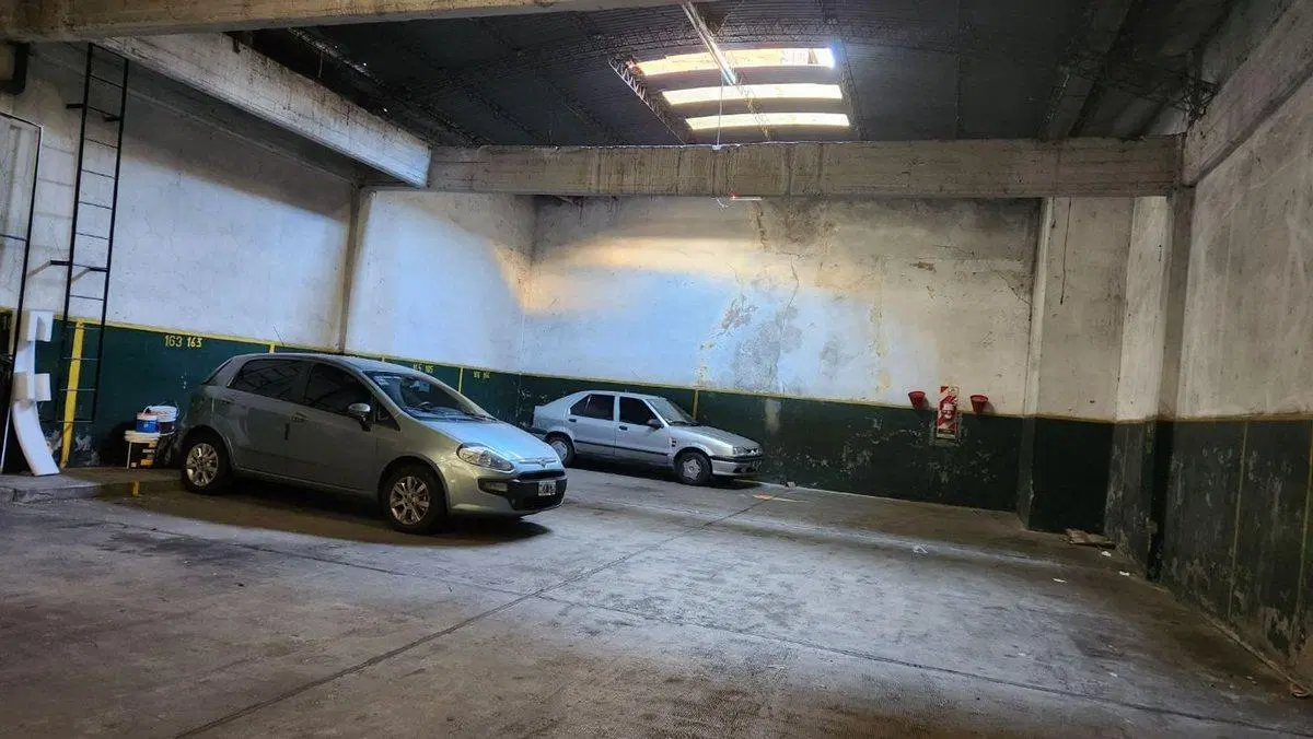 VENTA COCHERA MONSERRAT OPORTUNIDAD 4