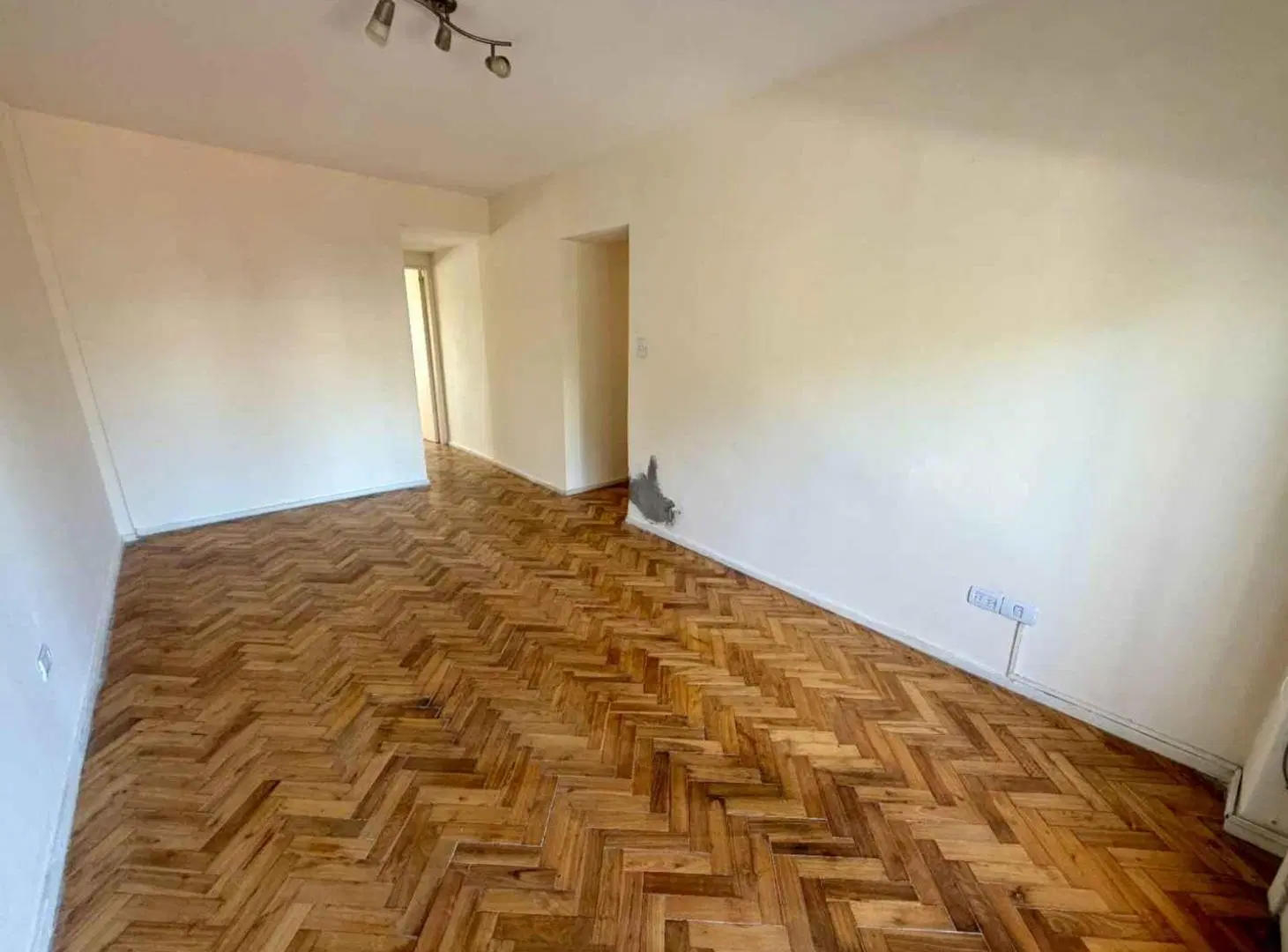VENTA 2 AMBIENTES CON BALCON FLORESTA APTO CREDITO 2