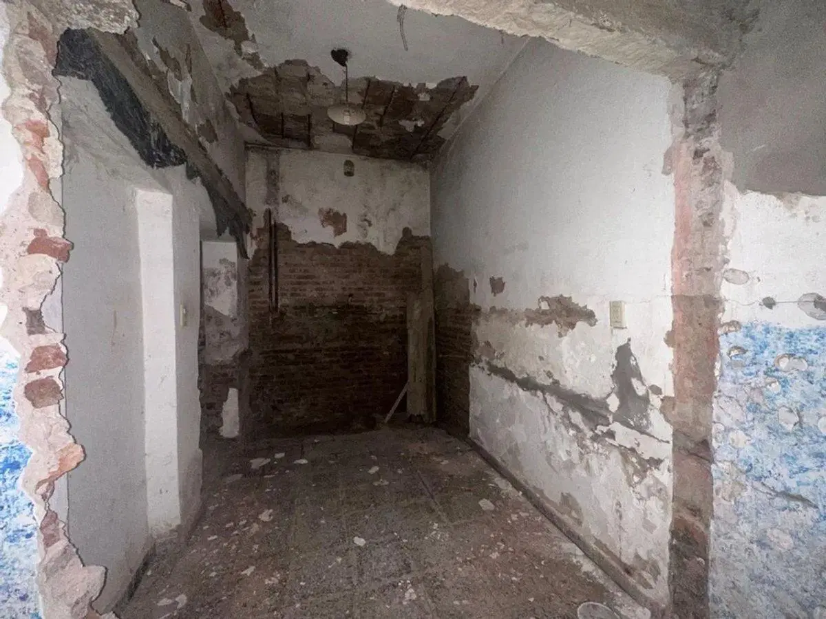 VENTA CASA A REFACCIONAR EN SAN MARTIN LOTE PROPIO 4