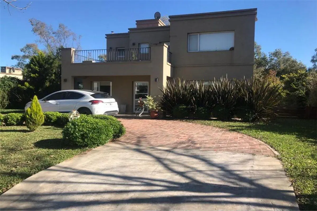 VENTA CASA 5 AMBIENTES CON PISCINA APTO CREDITO 3