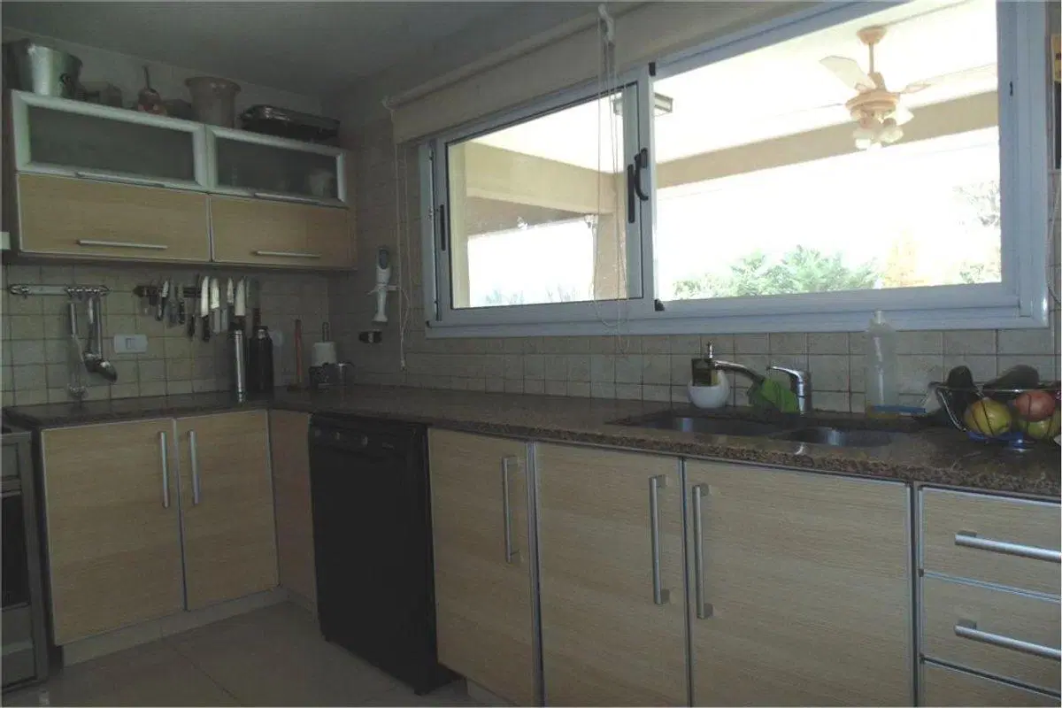 VENTA CASA 5 AMBIENTES CON PISCINA APTO CREDITO 4