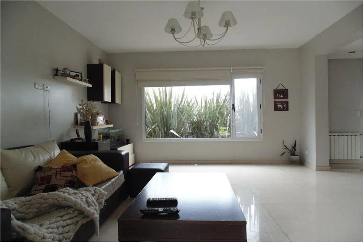 VENTA CASA 5 AMBIENTES CON PISCINA APTO CREDITO 5