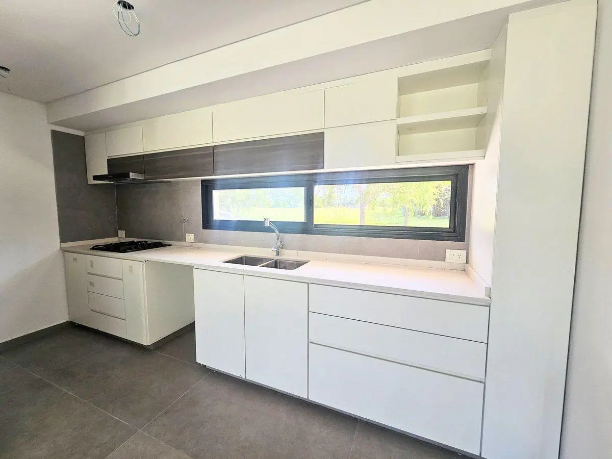 CASA 4 AMBIENTES EN EVERLINKS LUJAN CON PISCINA 8
