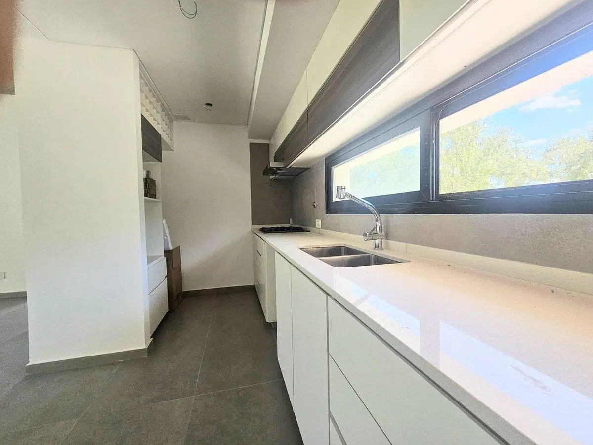 CASA 4 AMBIENTES EN EVERLINKS LUJAN CON PISCINA 5