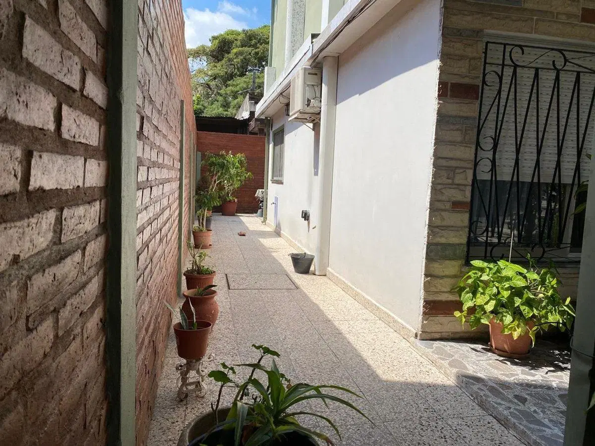 CASA EN VENTA EN VILLA BALLESTER 4 AMBIENTES 8