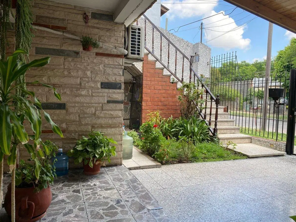 CASA EN VENTA EN VILLA BALLESTER 4 AMBIENTES 3