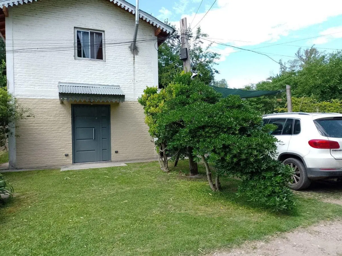VENTA CASA 4 AMBIENTES BARRIO TIEMPO LIBRE 8