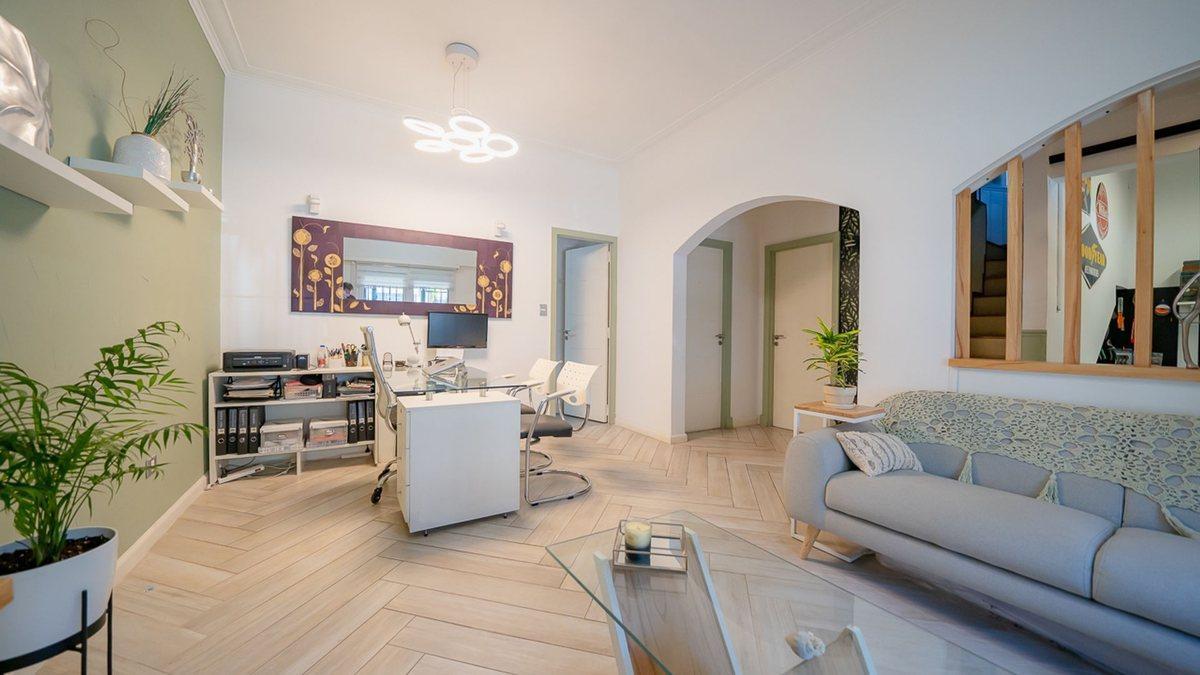 VENTA CASA DE 5 AMBIENTES EN VILLA SARMIENTO