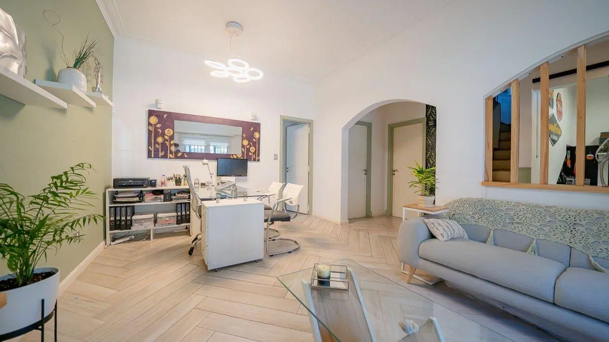 VENTA CASA DE 5 AMBIENTES EN VILLA SARMIENTO 4