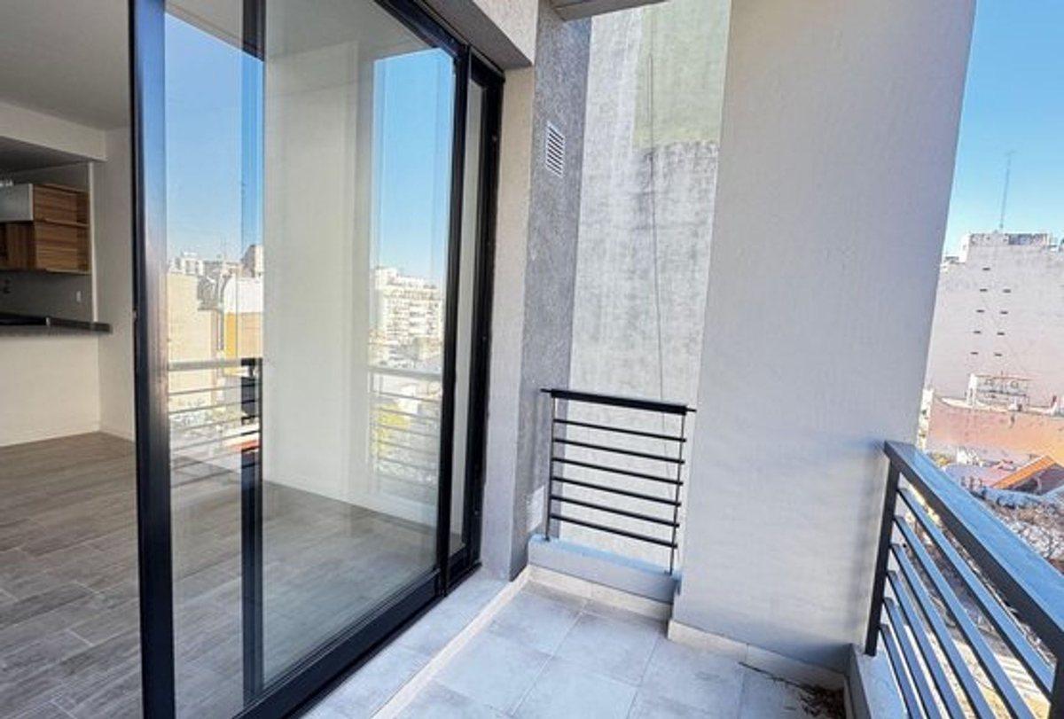 DEPARTAMENTO 2 AMBIENTES VENTA ALMAGRO BALCON