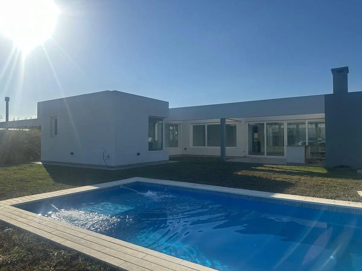 VENTA CASA 4 AMBIENTES PILETA PRADOS DEL OESTE 5