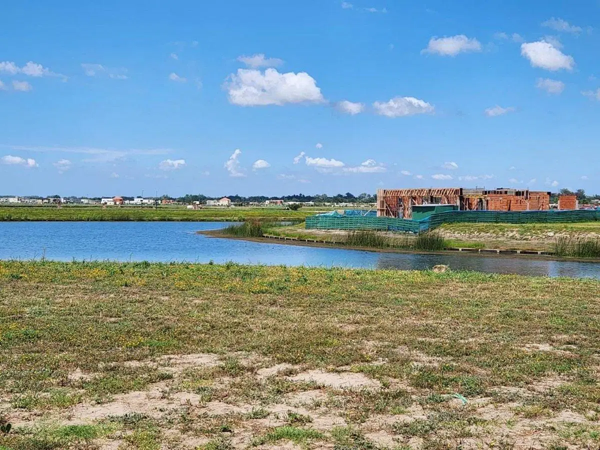 VENTA LOTE PUERTOS BARRIO AMARRAS AL AGUA 5