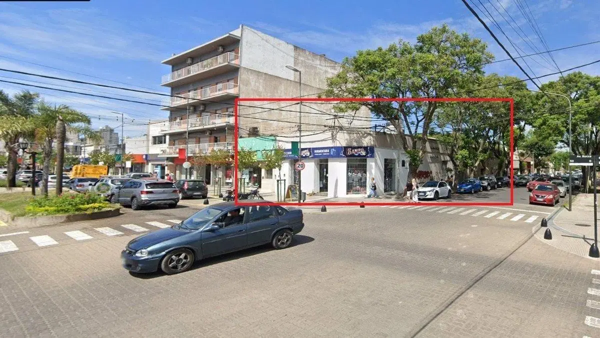 LOTE CAMPANA CENTRO COMERCIAL DELLEPIANE Y ROCCA 5