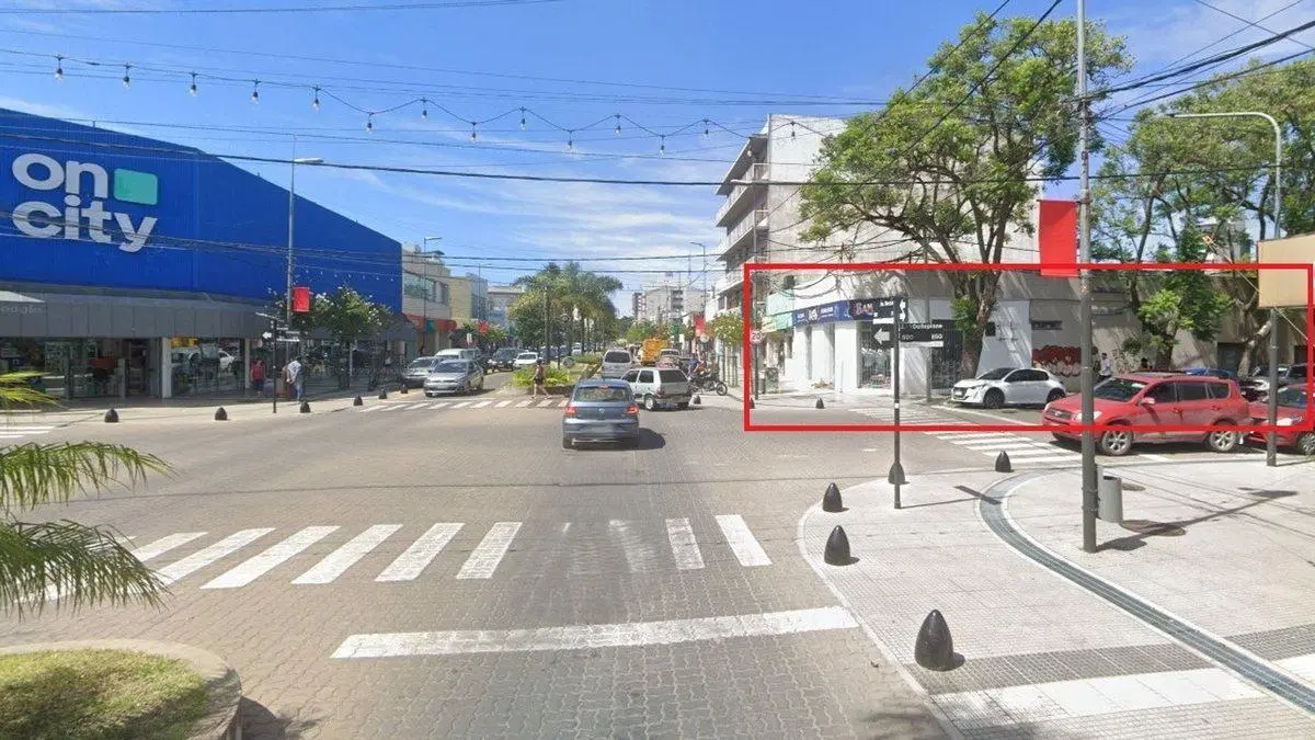 LOTE CAMPANA CENTRO COMERCIAL DELLEPIANE Y ROCCA 2
