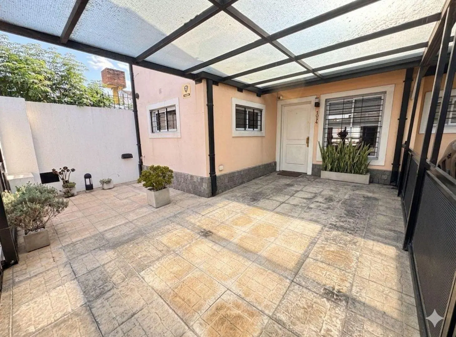 CASA 4 AMBIENTES  VENTA ITUZAINGO GARAGE PILETA 2