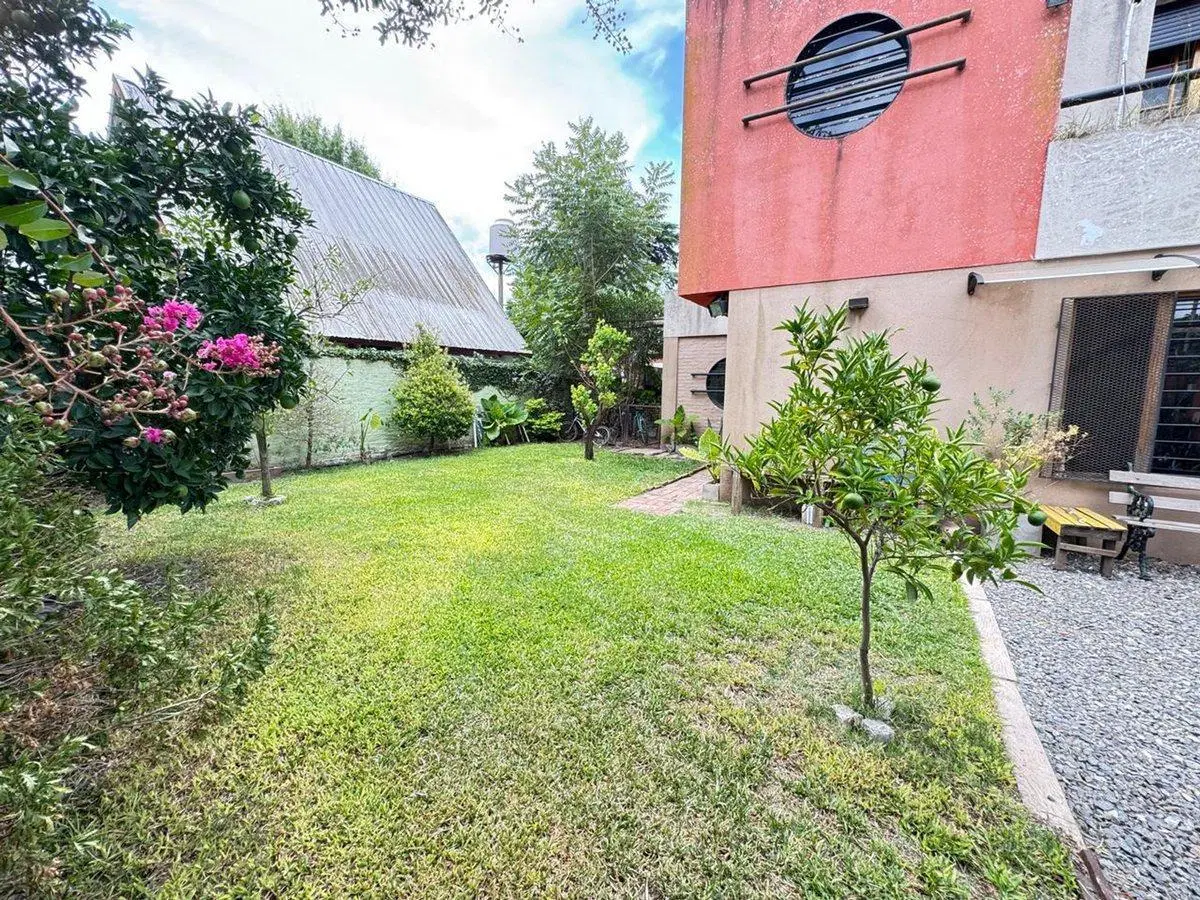 CASA 4 AMBIENTES VENTA PARQUE LELOIR PARQUE 2