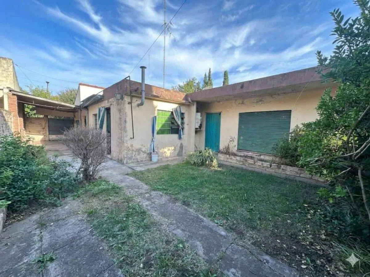 VENTA CASA 3 AMBIENTES CON COCHERA EN MARCOS PAZ 4