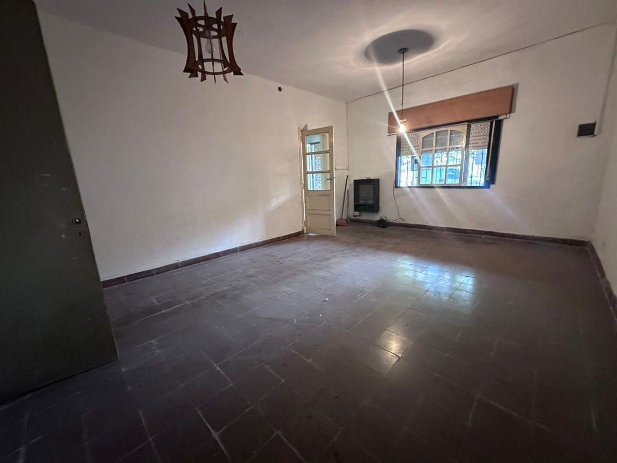 Foto de VENTA CASA 3 AMBIENTES CON COCHERA EN MARCOS PAZ, imagen 3