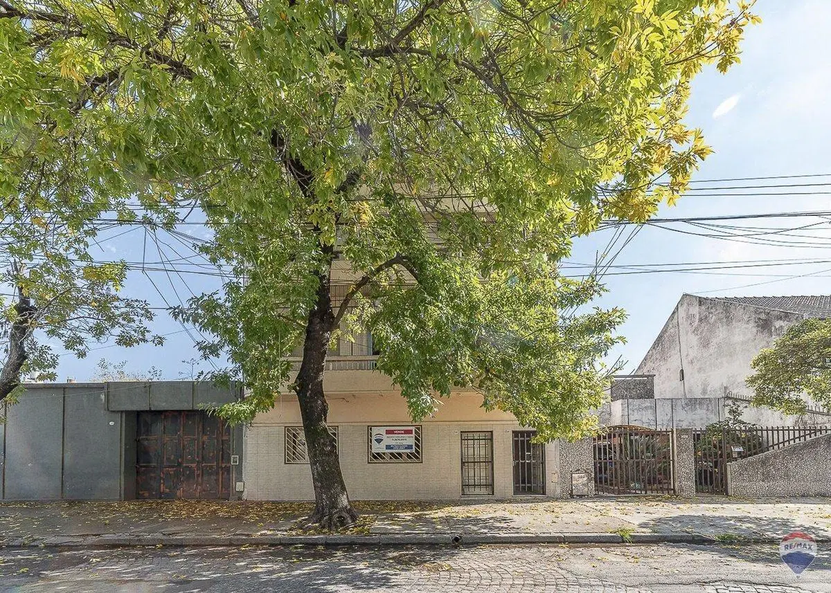 VENTA DEPARTAMENTO 2 AMBIENTES CON PATIO FLORES SIN EXPENSAS 2