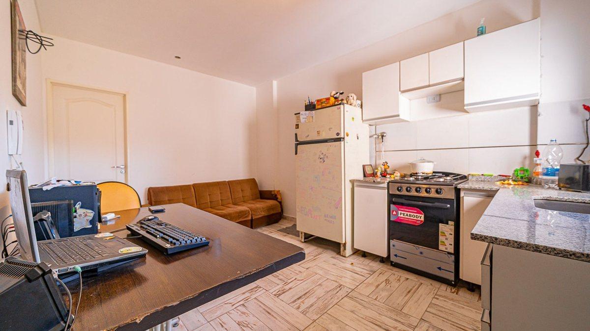 Foto de VENTA DEPARTAMENTO 2 AMB SANTOS LUGARES COCHERA, imagen 5
