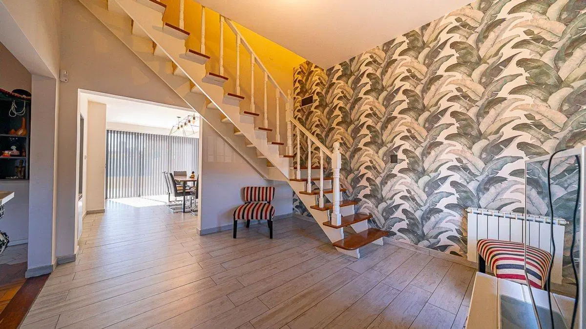 CASA 5 AMBIENTES VENTA HAEDO CON PARQUE Y PILETA 2