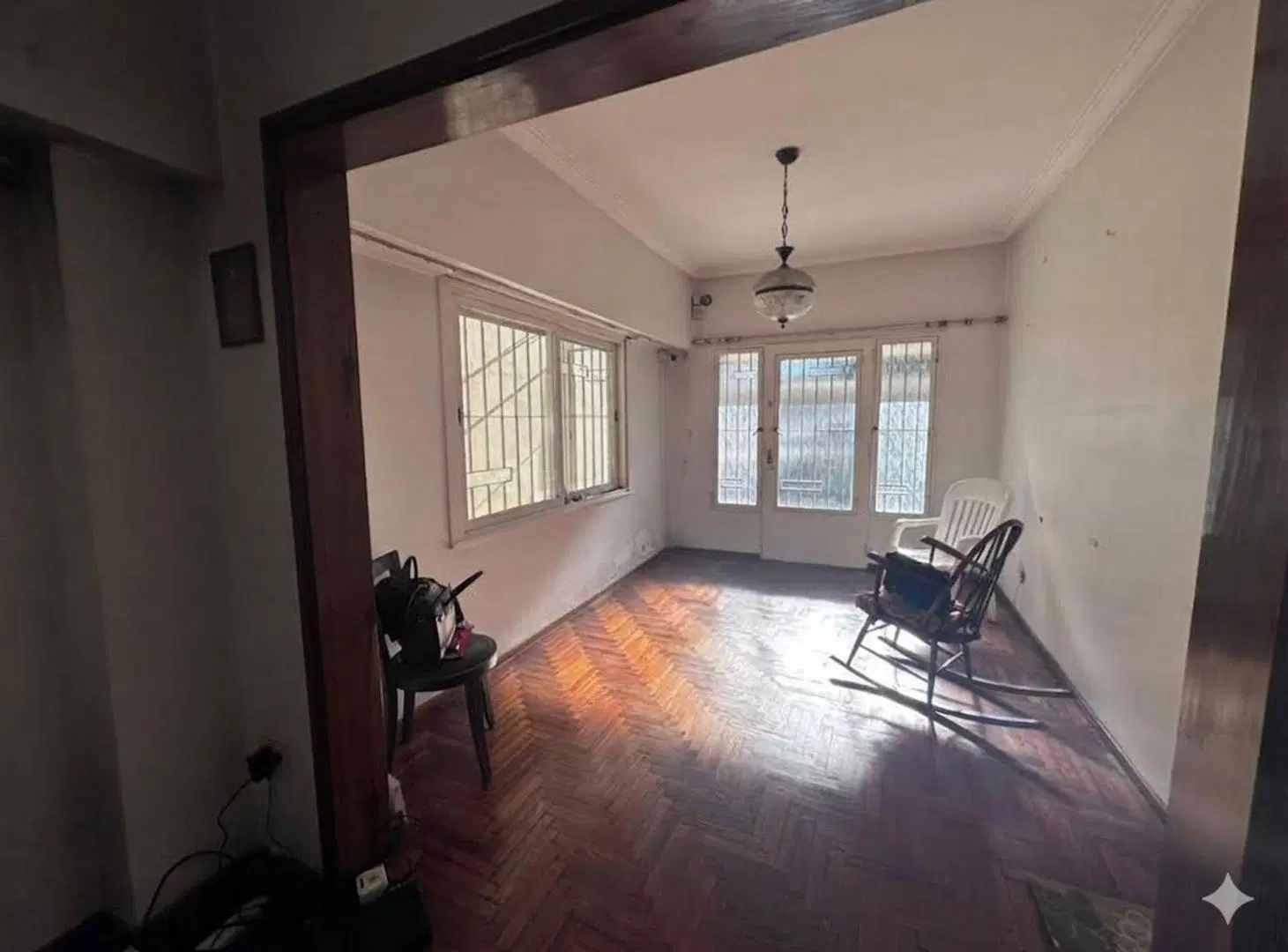VENTA CASA 5 AMBIENTES MULTIFAMILIAR CON COCHERA 8
