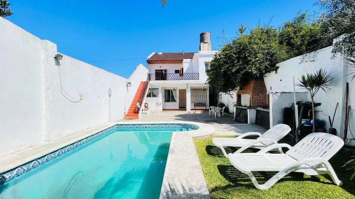 CASA HAEDO JARDIN PILETA APTO CREDITO PERMUTA 3