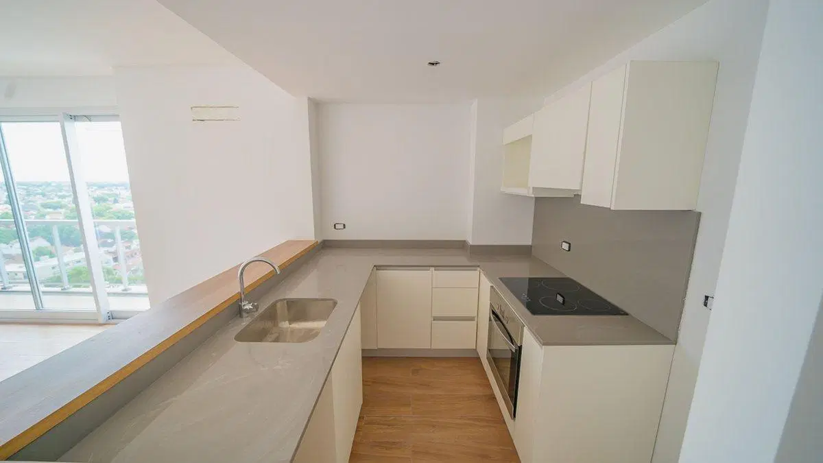 Venta departamento piso alto La Lucila 5