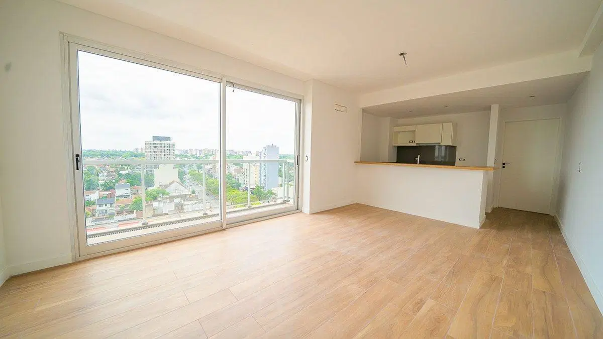Venta departamento piso alto La Lucila 3