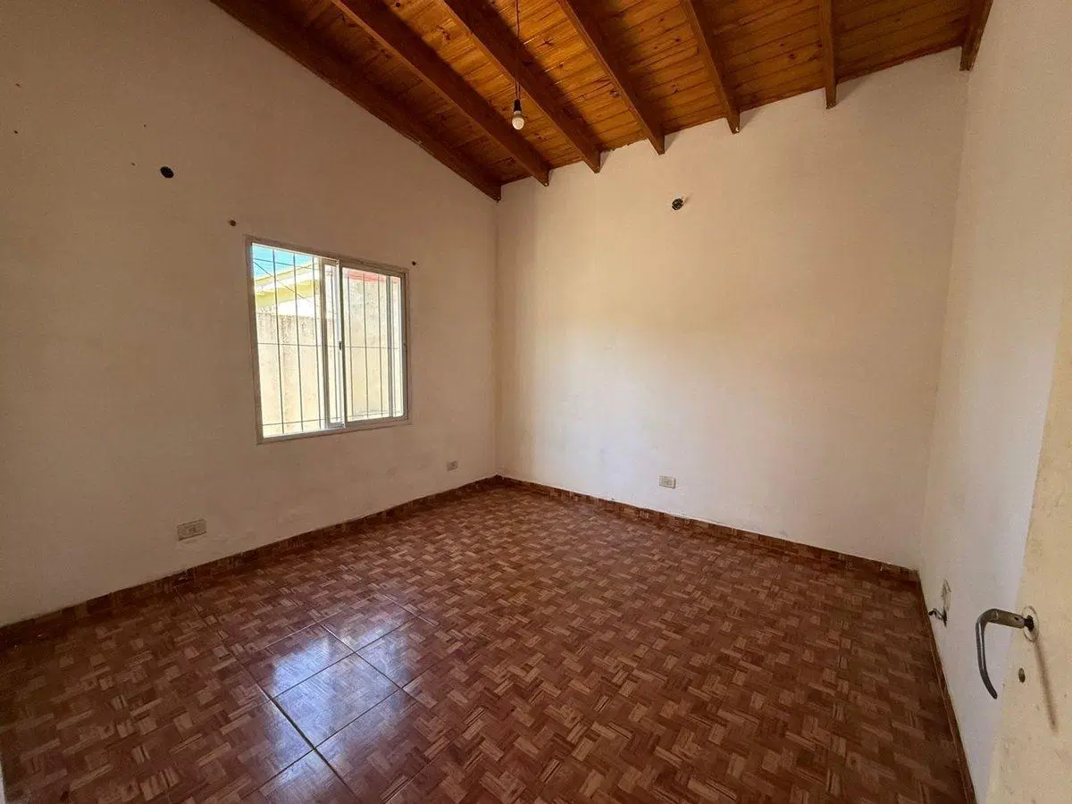 VENTA BLOQUE 2 CASAS 2 LOCALES FRANCISCO ALVAREZ 8