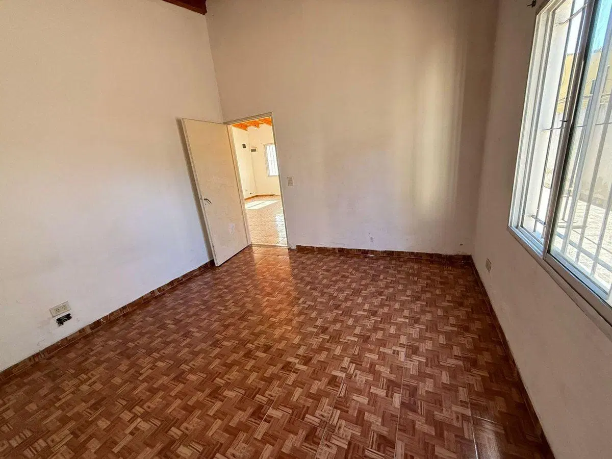 VENTA BLOQUE 2 CASAS 2 LOCALES FRANCISCO ALVAREZ 5