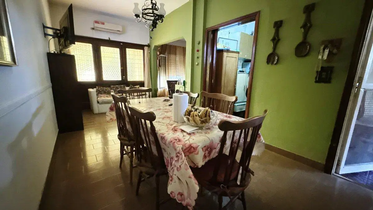 VENTA CASA 4 AMBIENTES CON PATIO EN MARCOS PAZ 4