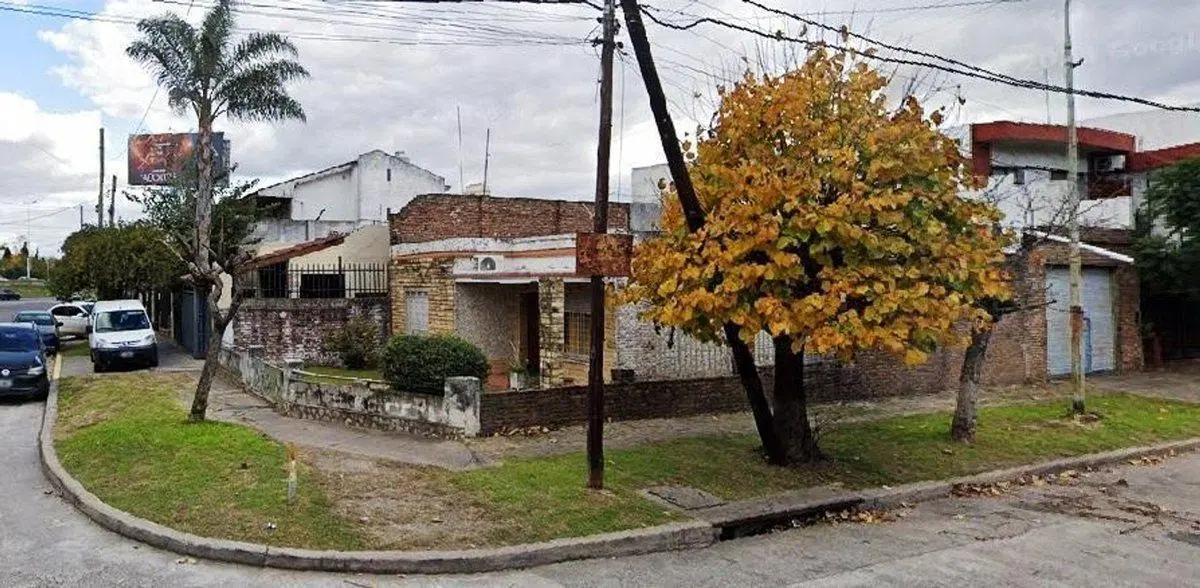 VENTA CASA DE 3 AMBIENTES EN VILLA SARMIENTO 4