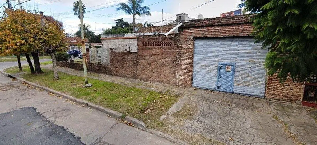 VENTA CASA DE 3 AMBIENTES EN VILLA SARMIENTO 2