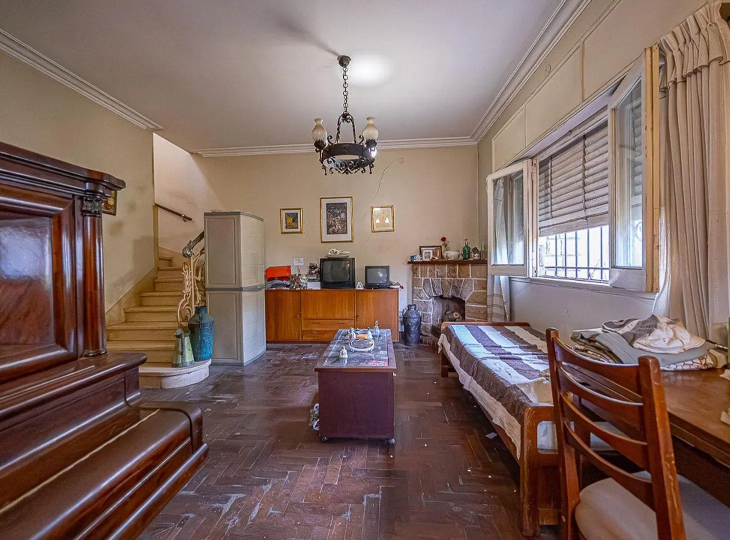 VENTA CASA TRES AMBIENTES EN HAEDO CON PARQUE 3