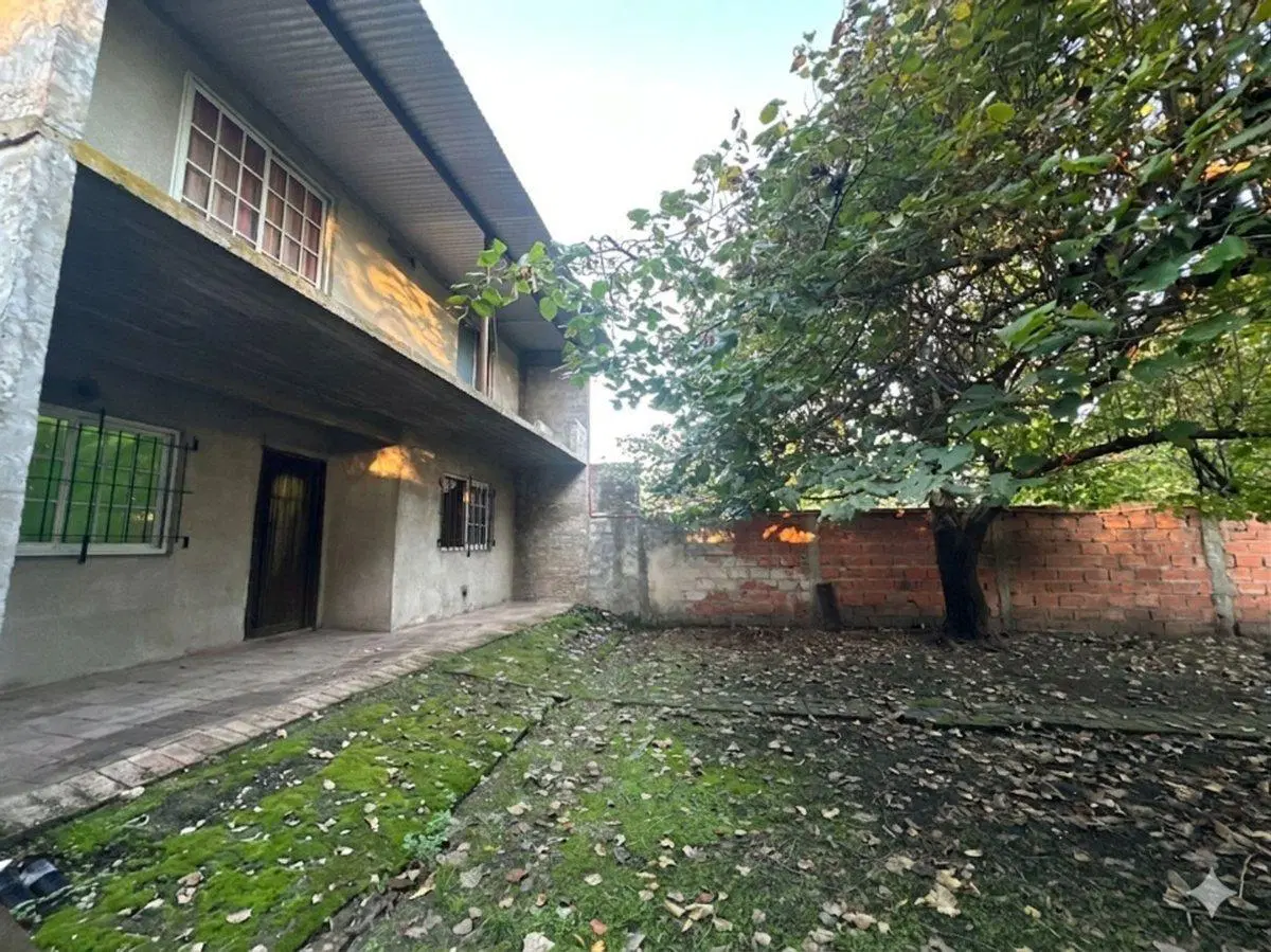 CASA 4 AMBIENTES VENTA HURLINGHAM FINANCIA 4