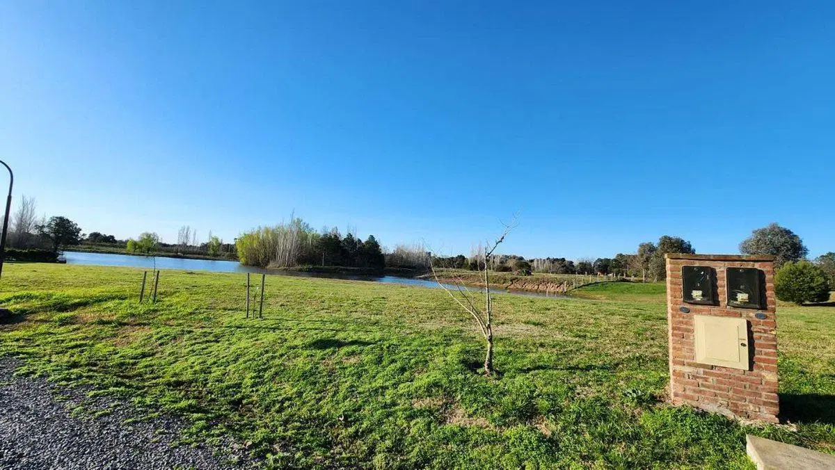 VENTA LOTE CARDALES LINDERO PREDIO UAR 8