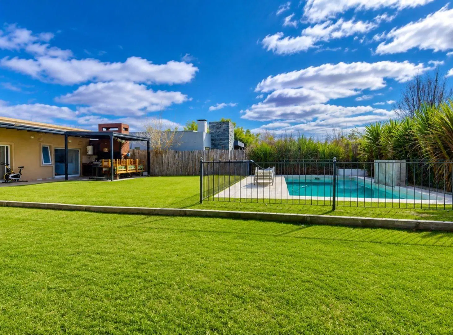 VENTA DE CASA 5 AMBIENTES APTO CREDITO LAGUNA AZUL 3