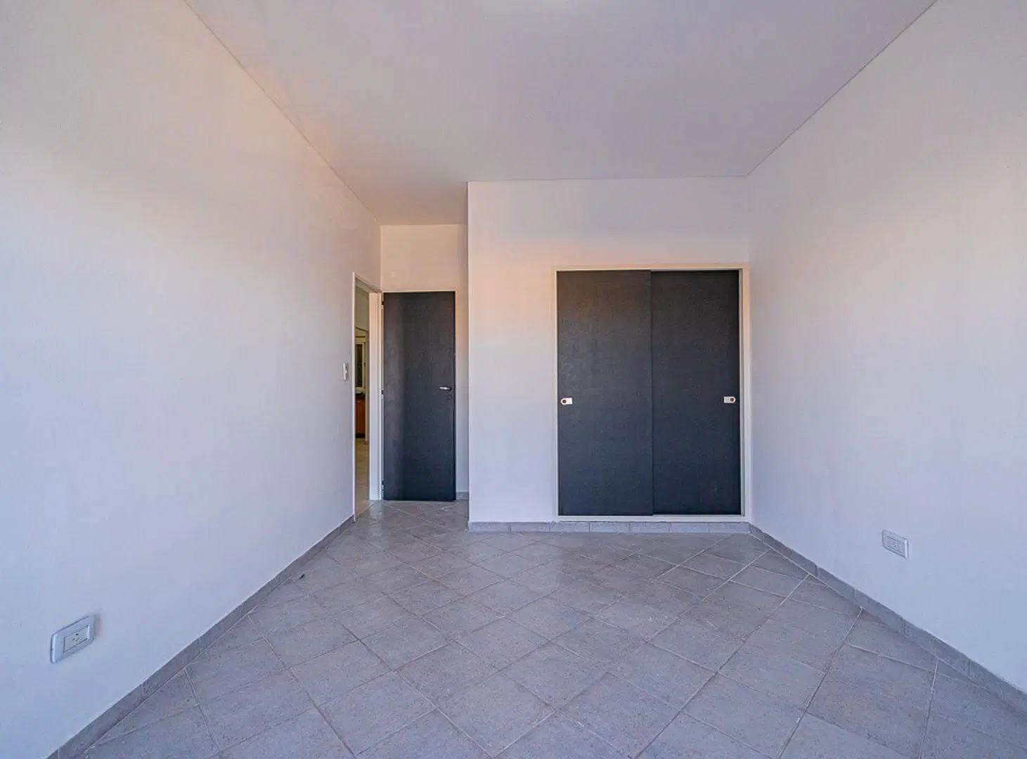VENTA DEPARTAMENTO 3 AMBIENTES LA TABLADA 8