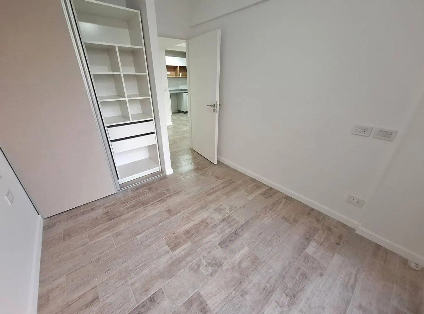 DEPARTAMENTO 2 AMBIENTES  ALQUILER ALMAGRO BALCON 3
