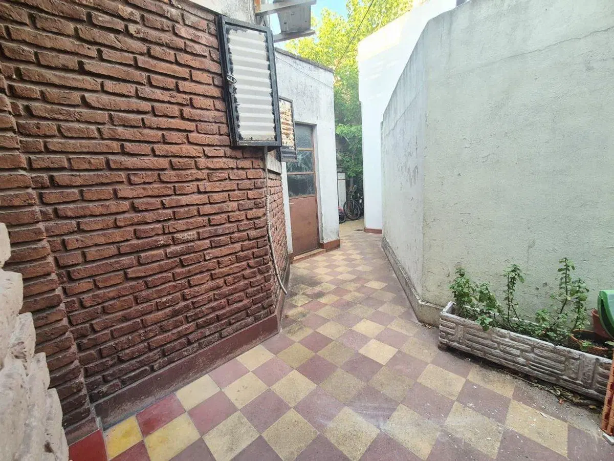 VENTA PH 2 AMBIENTES CASTELAR  PATIO SIN EXPENSAS 4