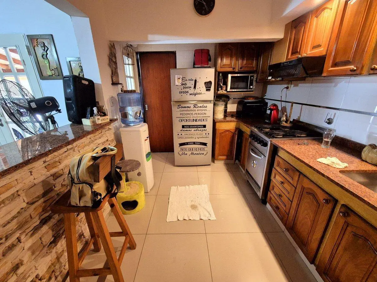 CASA 4 AMBIENTES VENTA MORON MULTIFAMILIAR COCHERA 3