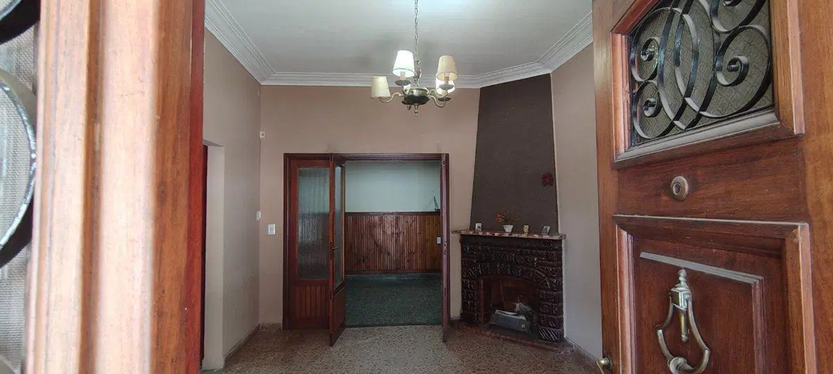 VENTA CASA 4 AMBIENTES BERNAL LOCAL GARAGE 2