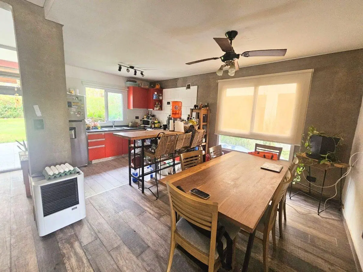 VENTA CASA ALVAREZ DEL BOSQUE 5 AMBIENTES PERMUTA 3