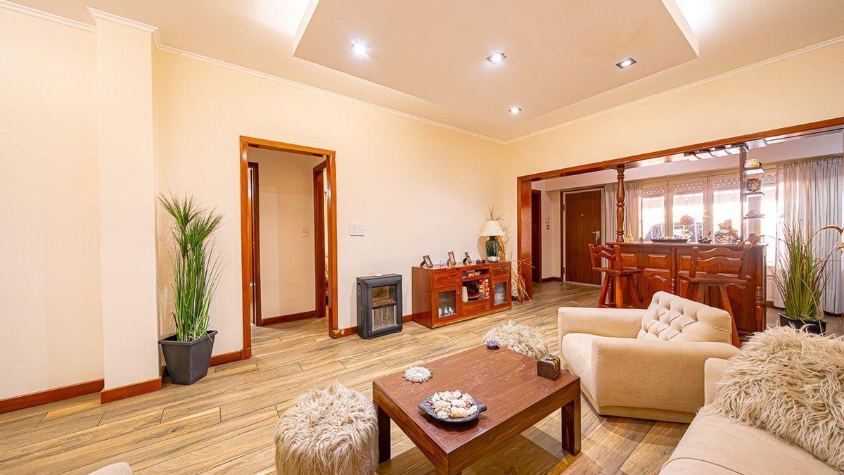 Foto de CASA 3 AMB QUINCHO DEPTO PISCINA VILLA SARMIENTO, imagen 1